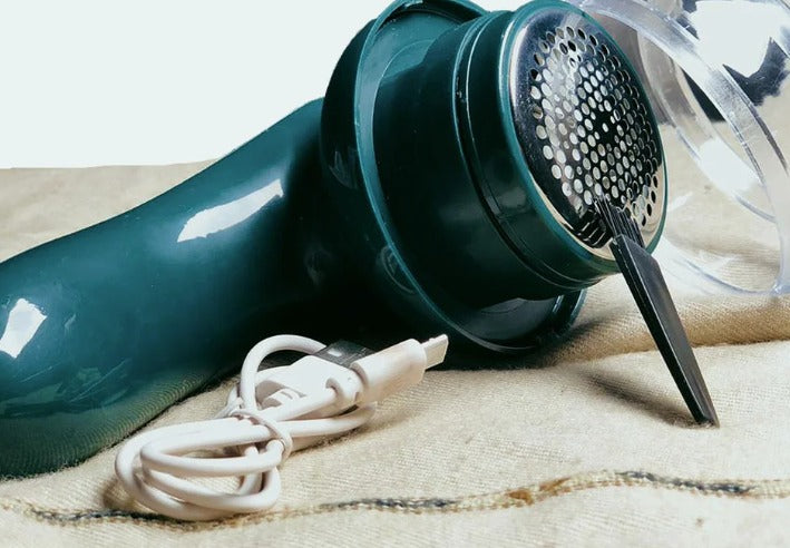 Lint Remover for Clothes MD-MG928- Portable, Battery-Powered, 3 Blades